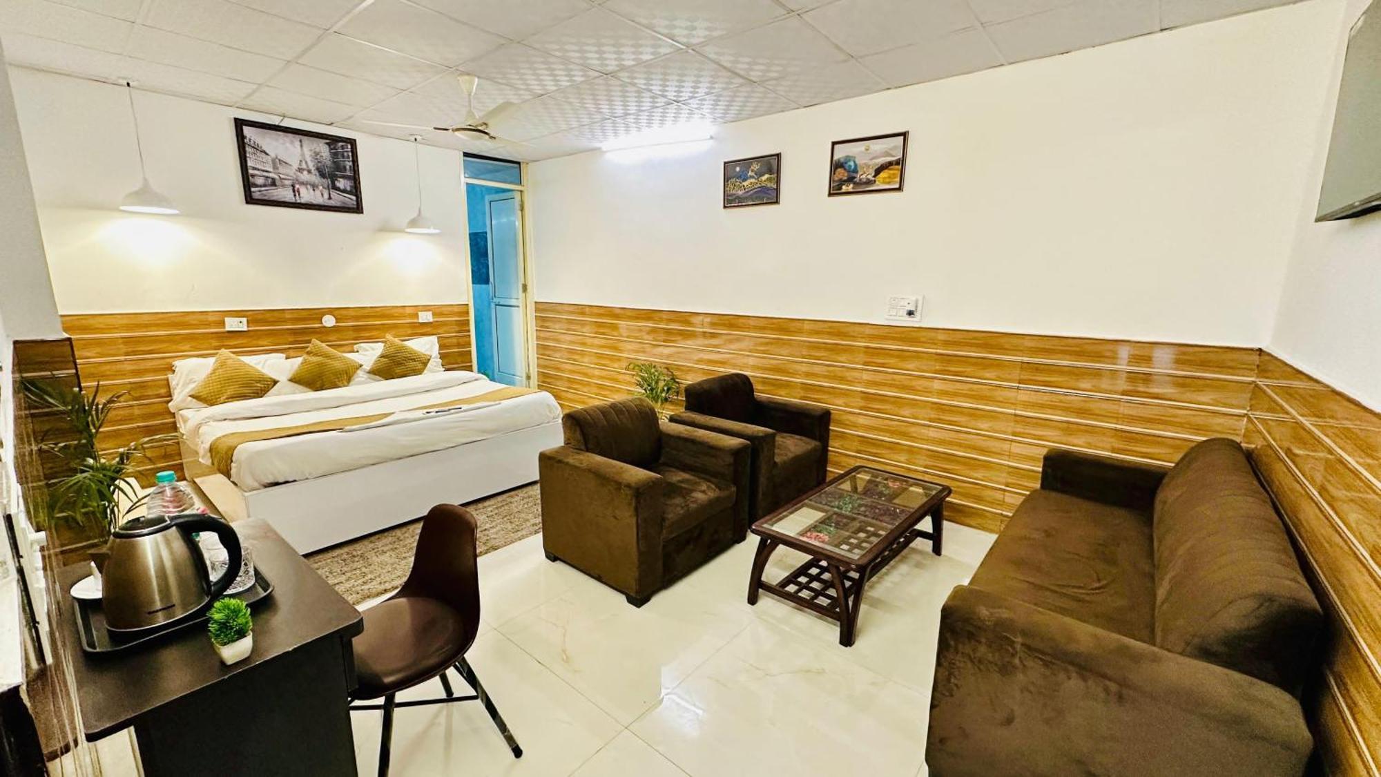 فندق Dr White House - Noida Sector 18 المظهر الخارجي الصورة