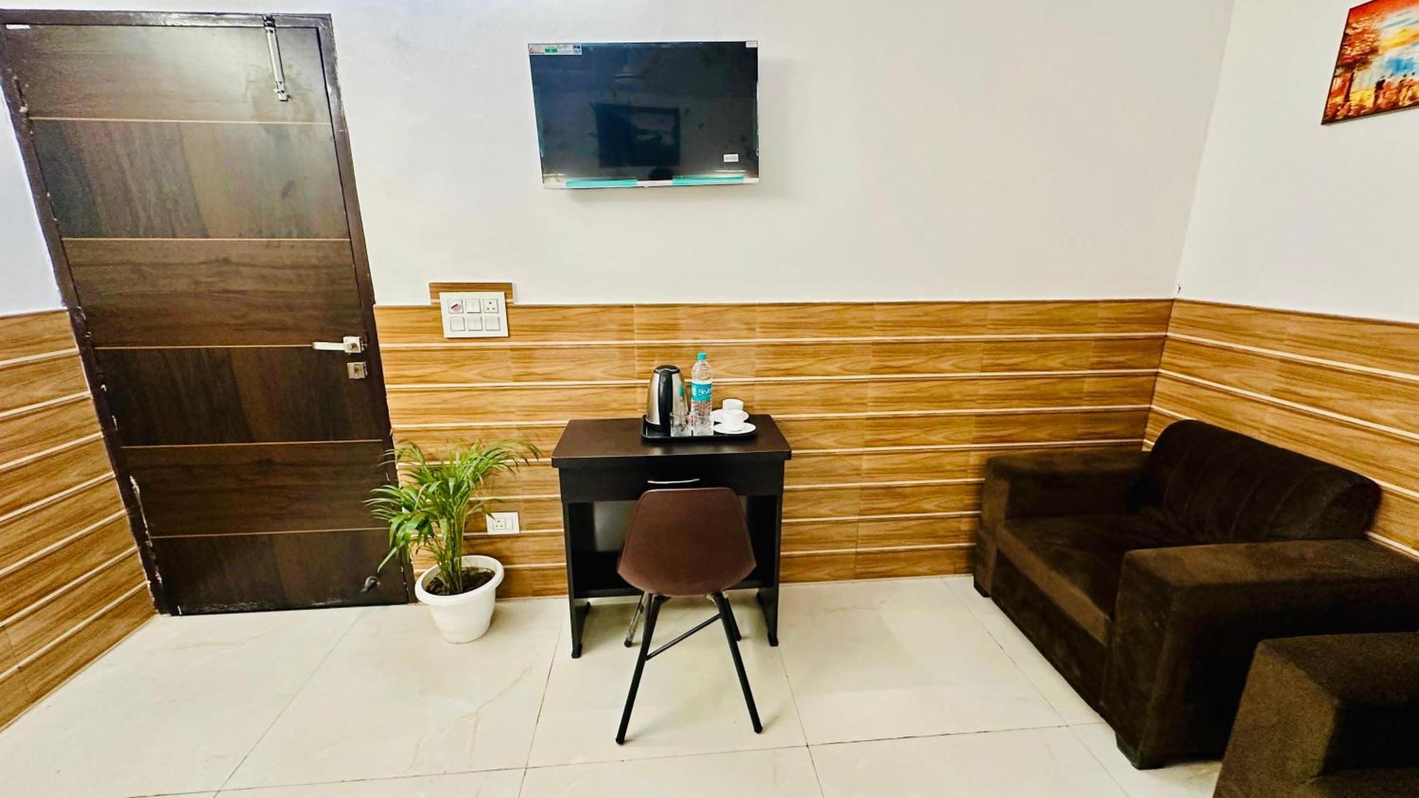 فندق Dr White House - Noida Sector 18 المظهر الخارجي الصورة